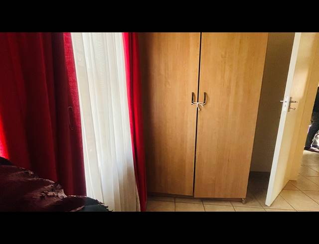 3 BEDROOM FREEHOLD FOR SALE IN THATCH HILL ESTATE